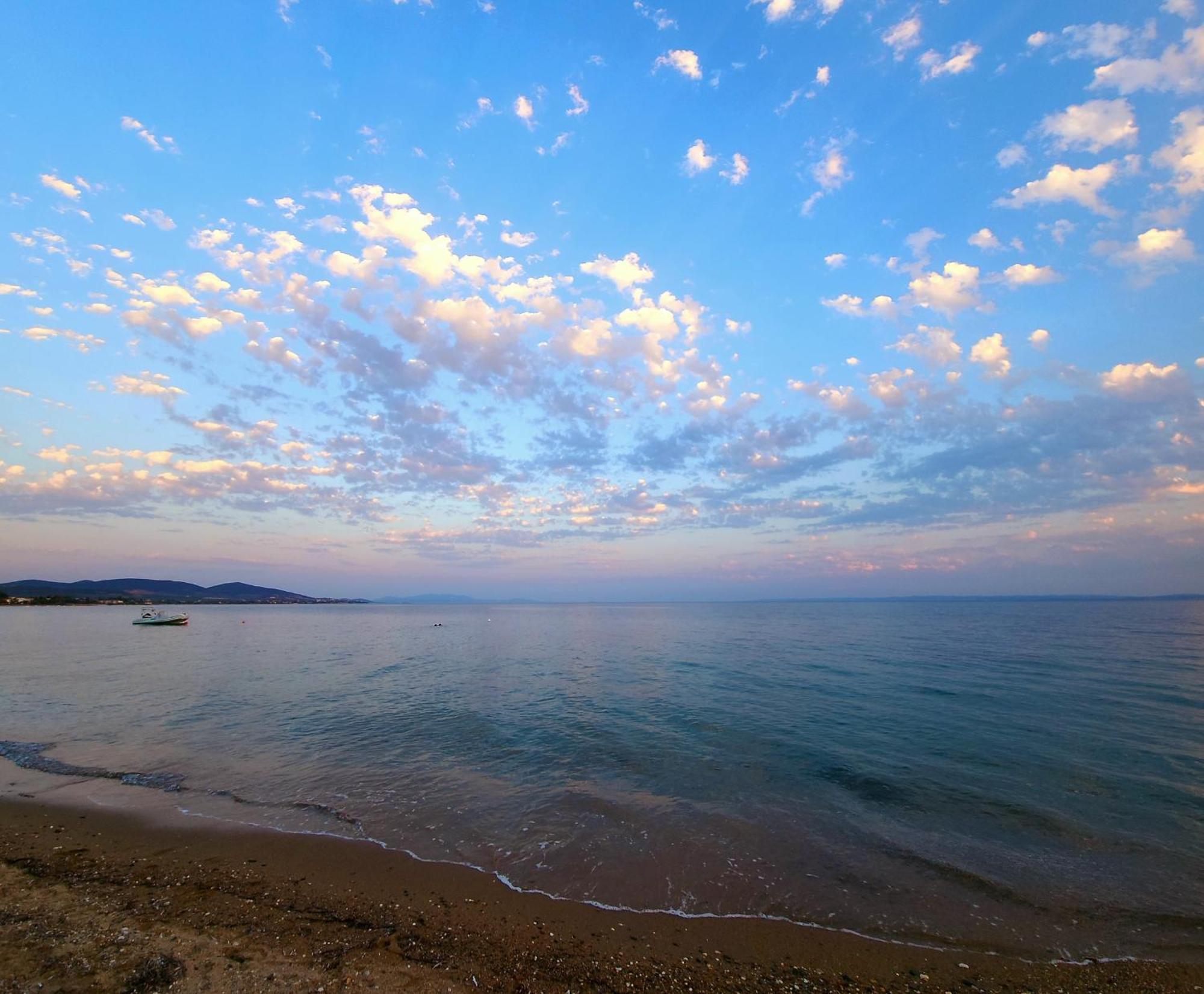 Pine Beach Holiday Home 2 Bedrooms 50 Meters To The Beach Kalyves Polygyrou Exteriör bild